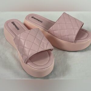 Berness Pink Quilted Platform Slide Sandals Size 10